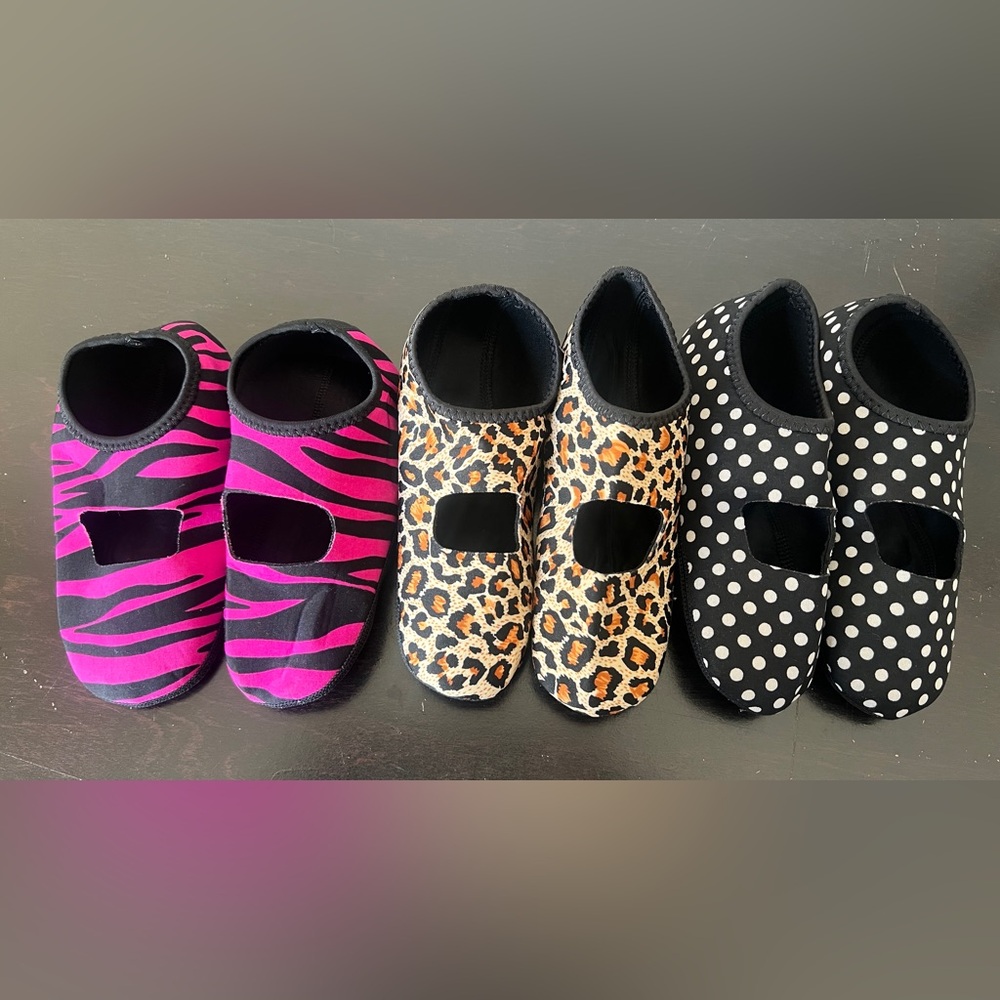 3 pairs Nufoot neoprene slippers yoga socks pull-on flats. Sz Medium women 4-5-6